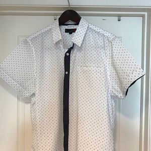 Men’s Guess short sleeved shirt